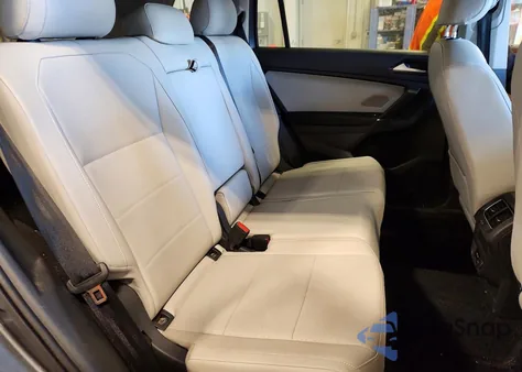 2018 Volkswagen Tiguan Se из США, поврежденный, VIN 3VV2B7AX6JM043295